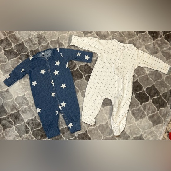 2 Piece Baby Long-Sleeve Footie Pajamas- Stars & Polka Dots/ Size 3-6M - Picture 1 of 6